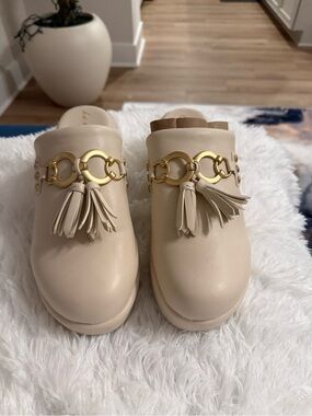 Cream Tassel Mule Clogs with Gold Chain Detail Circus NY